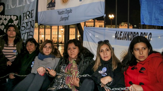 mujeres-encadenadas-submarino-20180627-336426