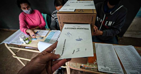 ELECCIONES-ESCUELA-VOTACIÓN